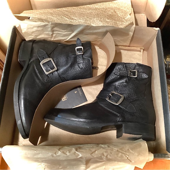 BNIB FRYE Boots 8.5B - Picture 6 of 9
